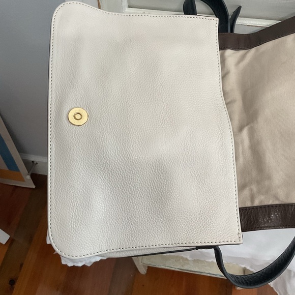 Tory Burch Cream and Brown Shoulder Bag with Gold Accents - Picture 10 of 16